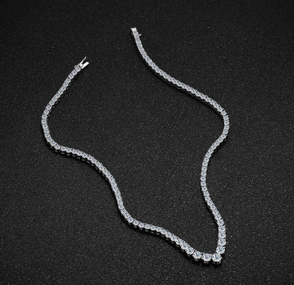 שרשרת טניס V-Shape מואסנייט
