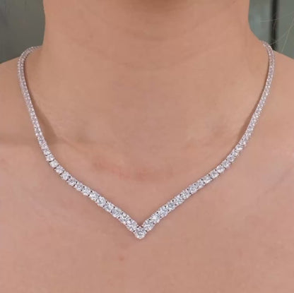 שרשרת טניס V-Shape מואסנייט
